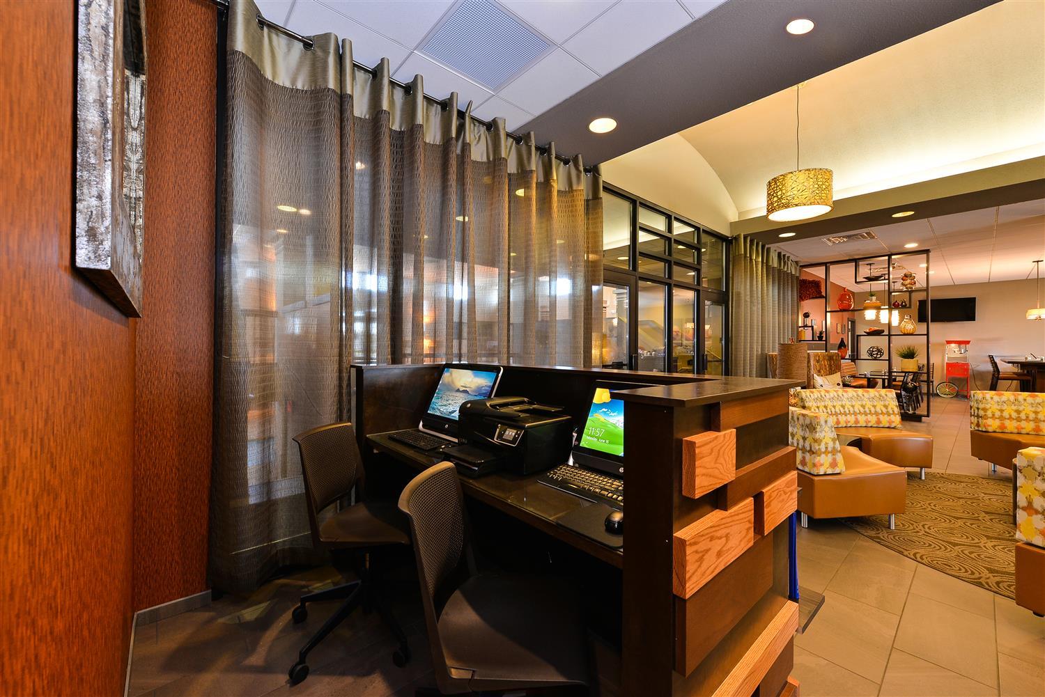 Revel Hotel Minot - Surestay Collection By Best Western Dış mekan fotoğraf