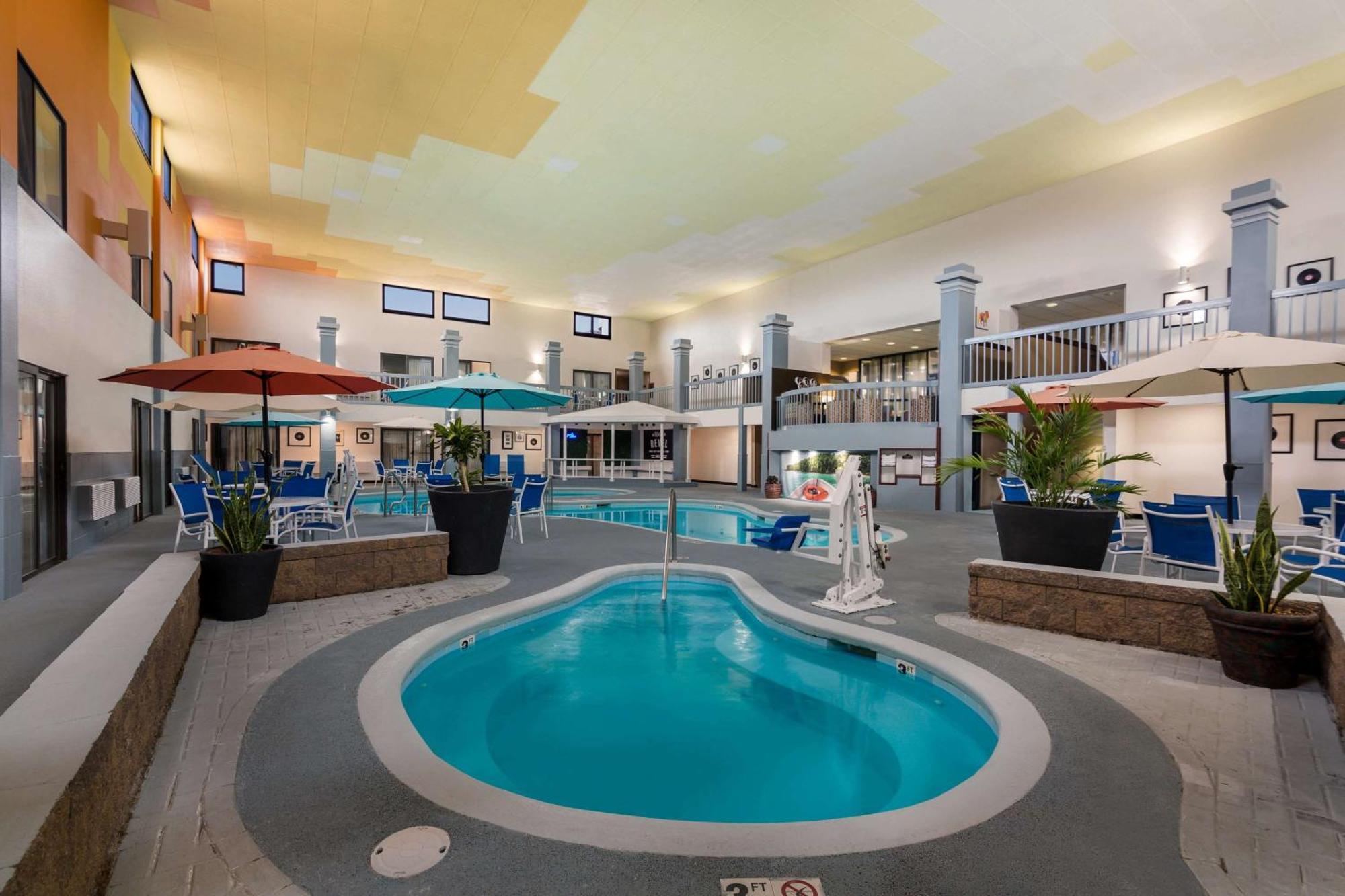 Revel Hotel Minot - Surestay Collection By Best Western Dış mekan fotoğraf