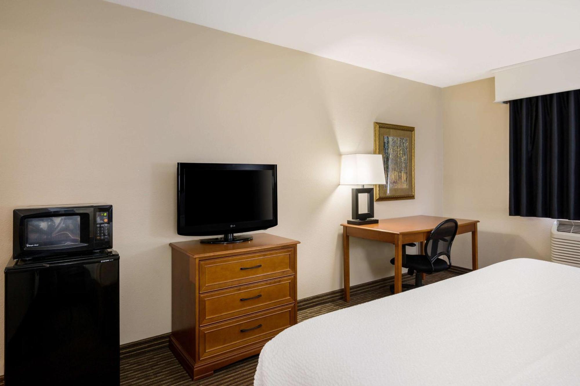 Revel Hotel Minot - Surestay Collection By Best Western Dış mekan fotoğraf
