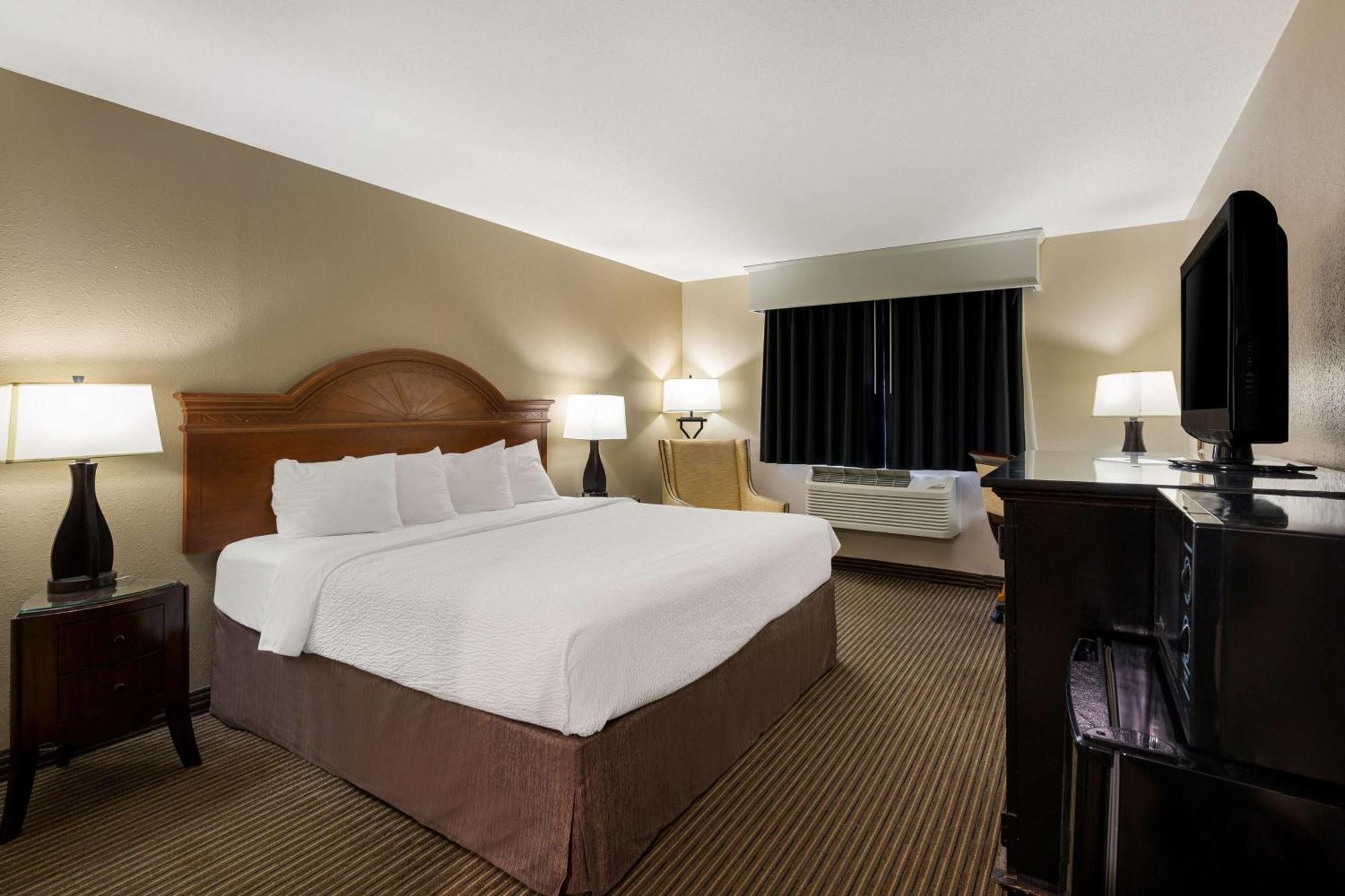 Revel Hotel Minot - Surestay Collection By Best Western Dış mekan fotoğraf