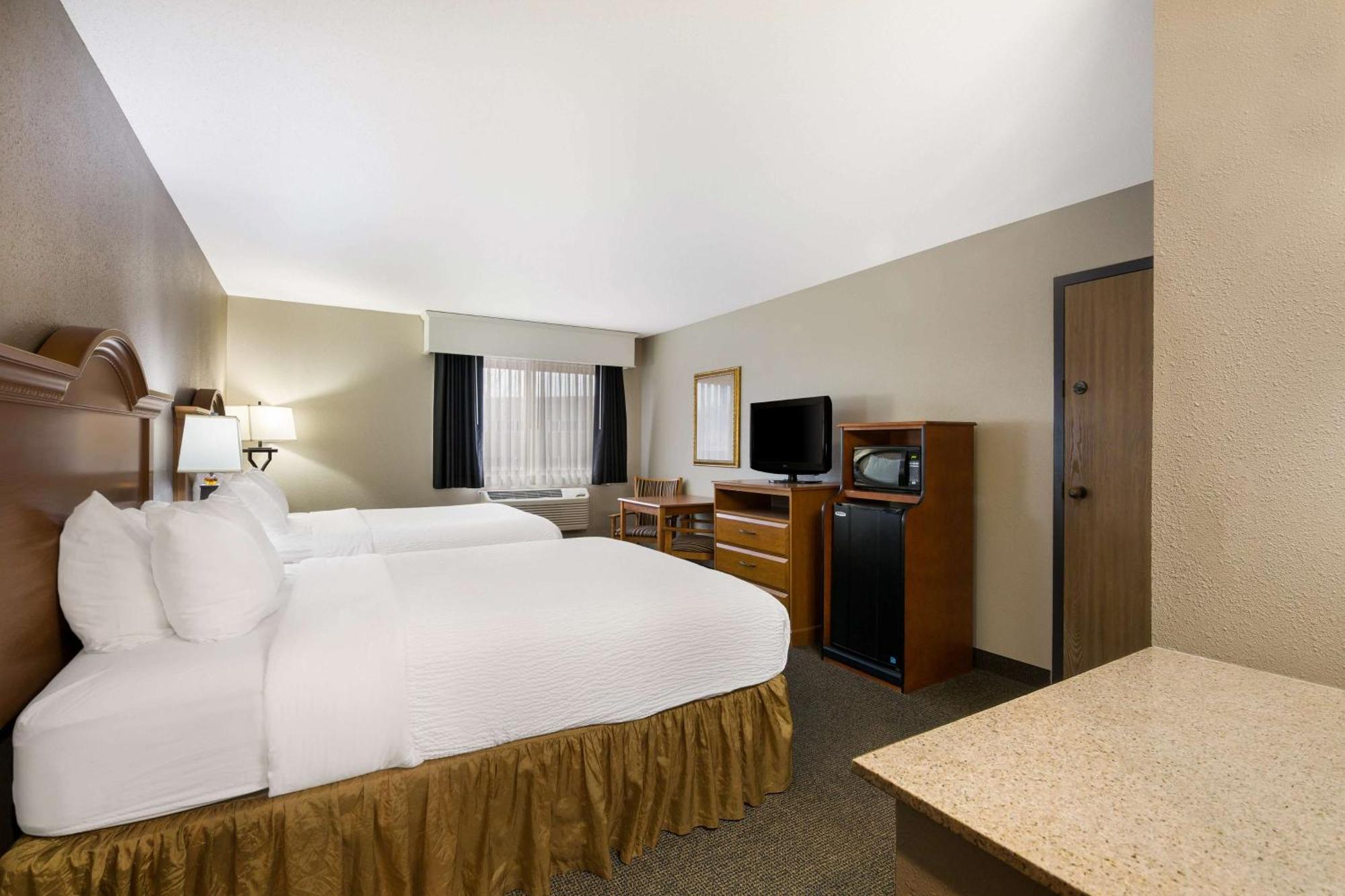 Revel Hotel Minot - Surestay Collection By Best Western Dış mekan fotoğraf