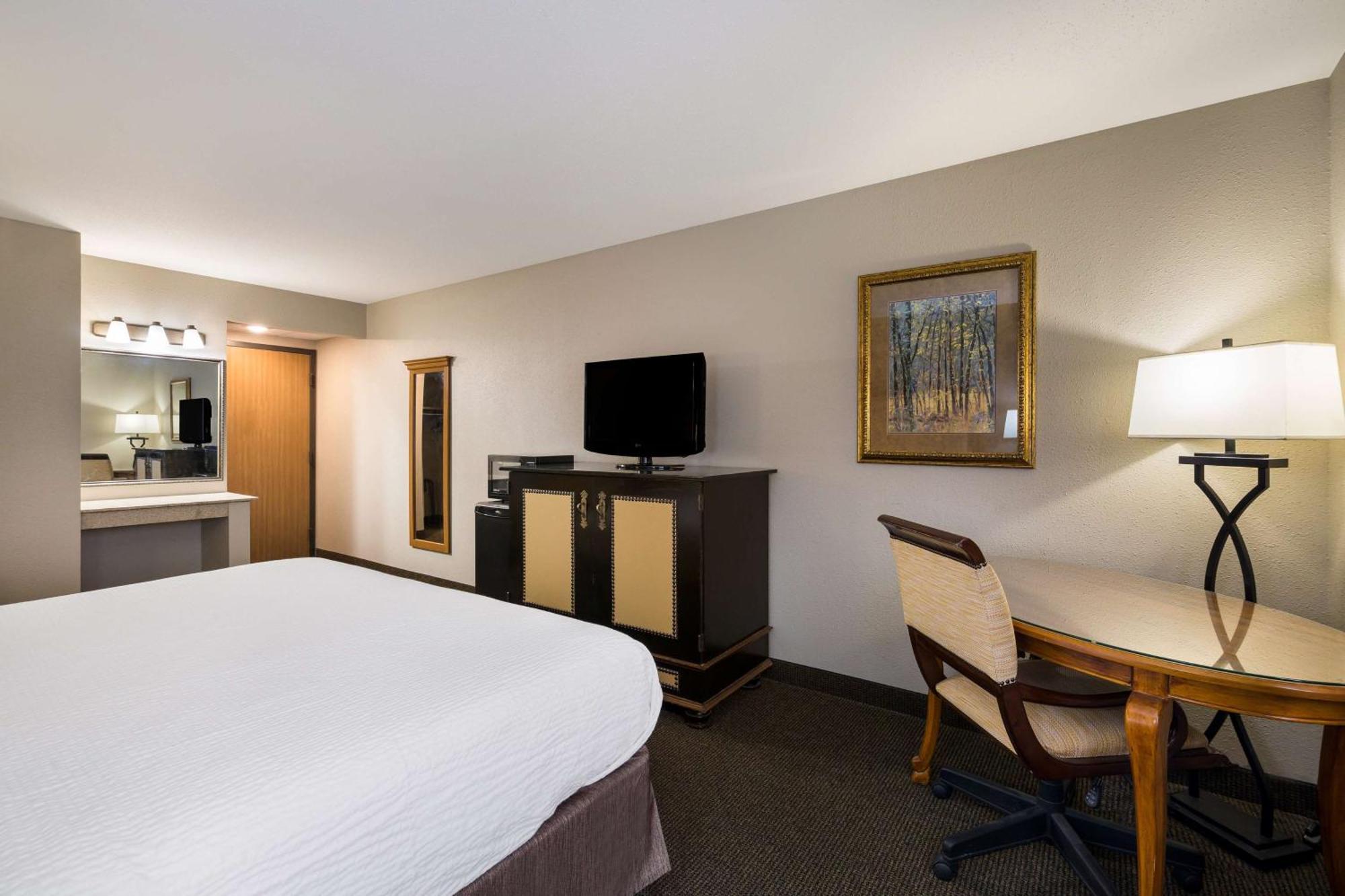 Revel Hotel Minot - Surestay Collection By Best Western Dış mekan fotoğraf