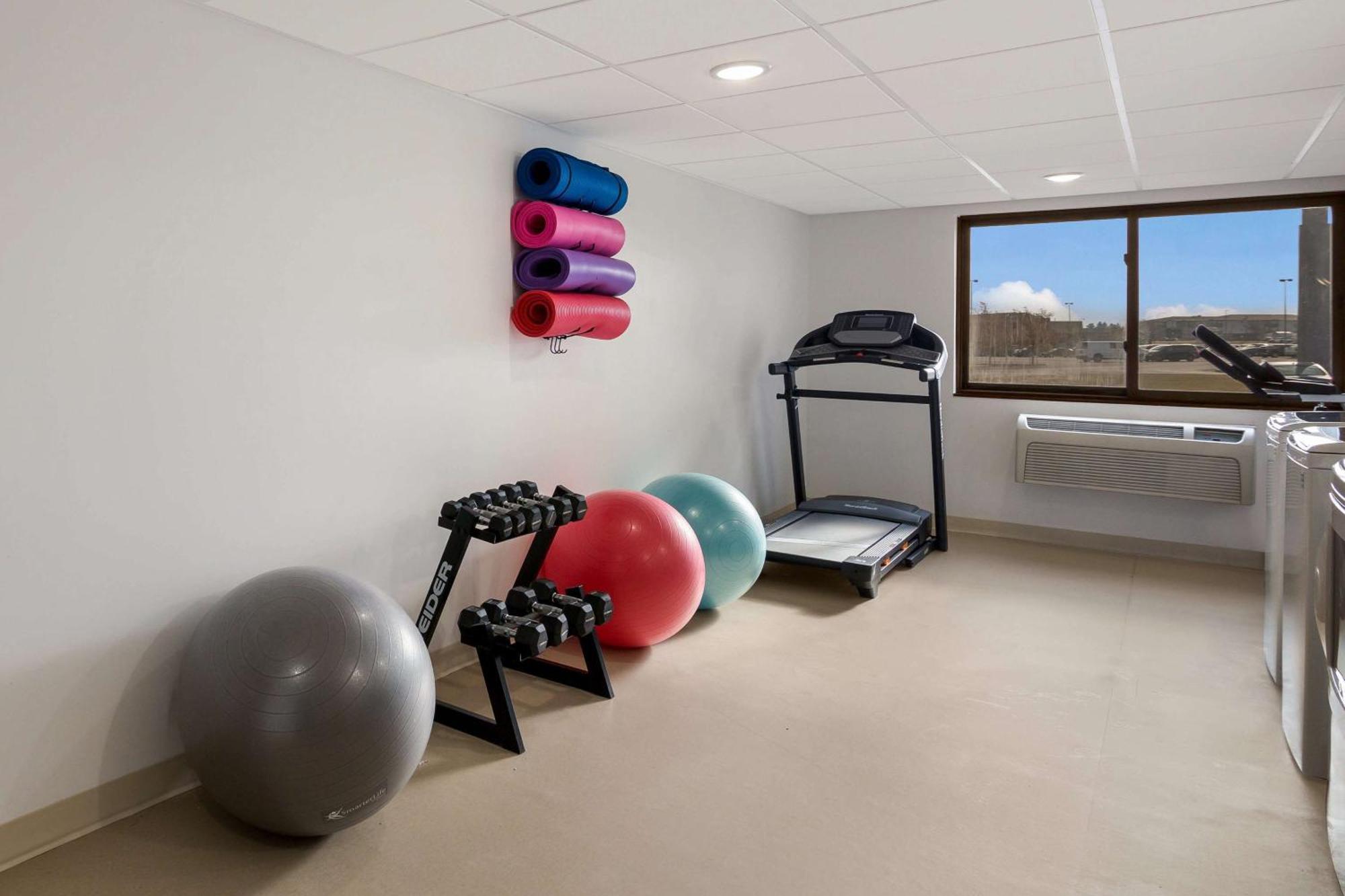 Revel Hotel Minot - Surestay Collection By Best Western Dış mekan fotoğraf