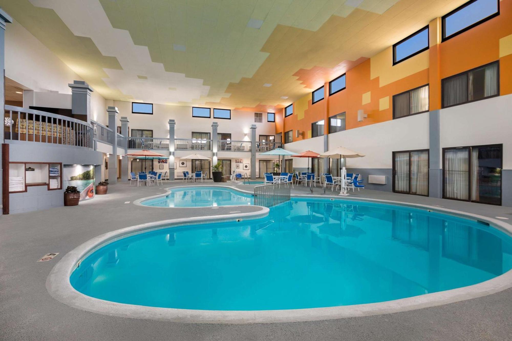 Revel Hotel Minot - Surestay Collection By Best Western Dış mekan fotoğraf